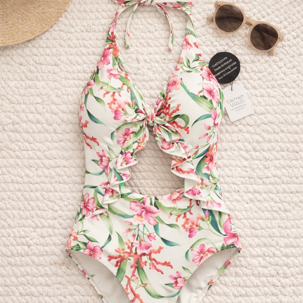 Carmen Marc Valvo Floral Ruffle Cutout One Piece Swimsuit NWT 4